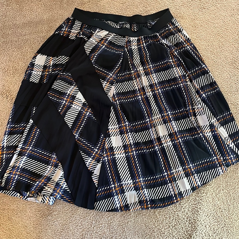 Simply Vera Wang pleated Skirt